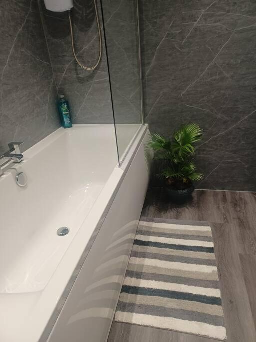 Beautiful Masons Hideaway Studio Apartment بريدجيند المظهر الخارجي الصورة