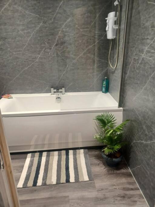 Beautiful Masons Hideaway Studio Apartment بريدجيند المظهر الخارجي الصورة